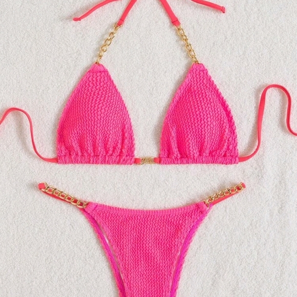 Bikini - Picture 3 of 4